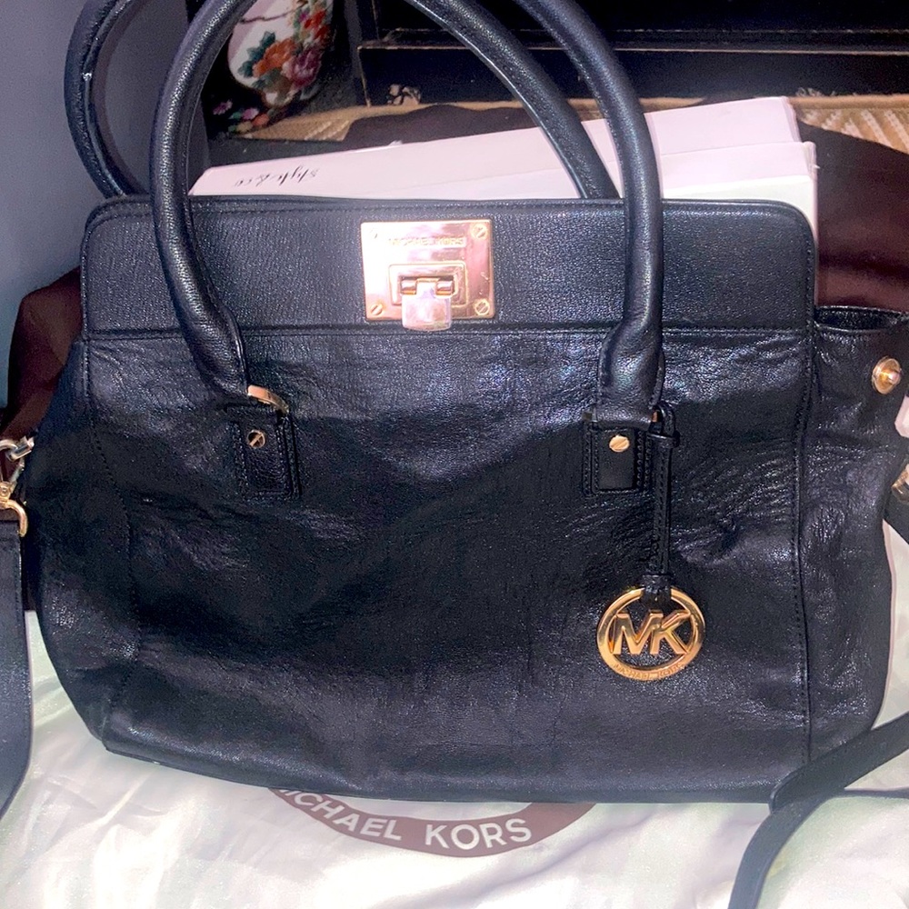 Michael Kors Poket Book !